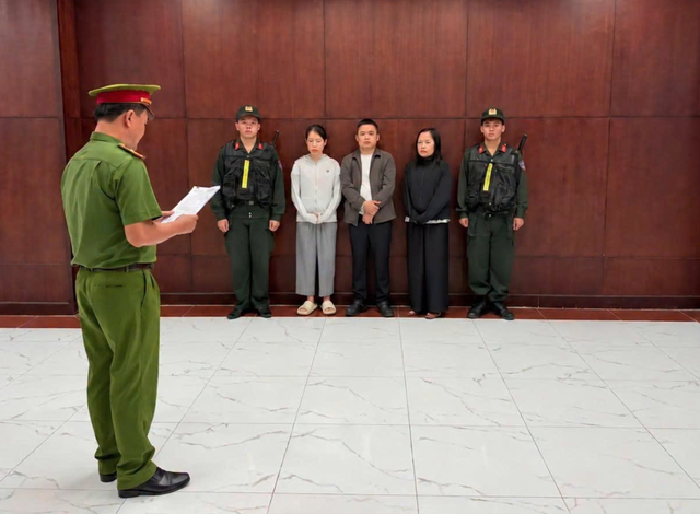 Quyết định khởi tố Chủ Công ty dược phẩm Đặng Thiên Hương SN 1992 trong vụ án Ngân 98 - Ảnh 1.