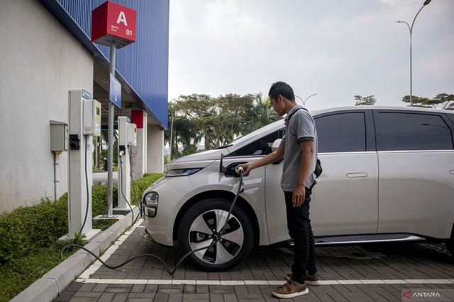 B&aacute;o Indonesia thắc mắc: "Ch&uacute;ng ta gi&agrave;u kho&aacute;ng sản hơn, cớ sao họ vẫn chọn Việt Nam"? - Ảnh 2.