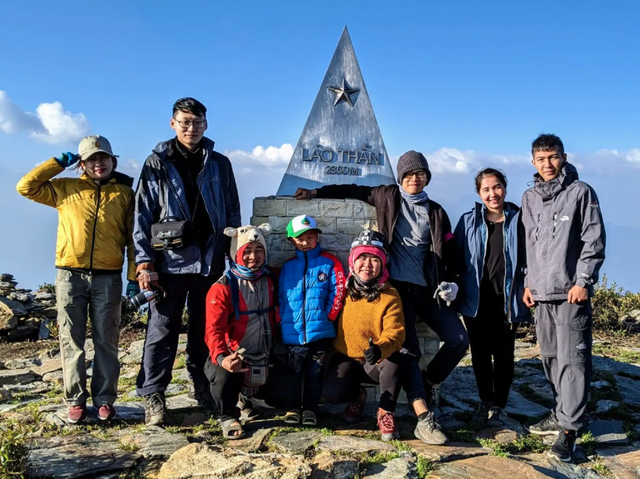 Phát hiện đỉnh núi cao 2.860 m ở Việt Nam, từng lạnh -5°C, mùa đông băng phủ trắng đẹp như trời Âu - Ảnh 7.