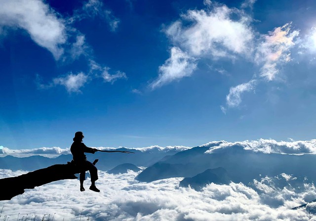 Phát hiện đỉnh núi cao 2.860 m ở Việt Nam, từng lạnh -5°C, mùa đông băng phủ trắng đẹp như trời Âu - Ảnh 3.