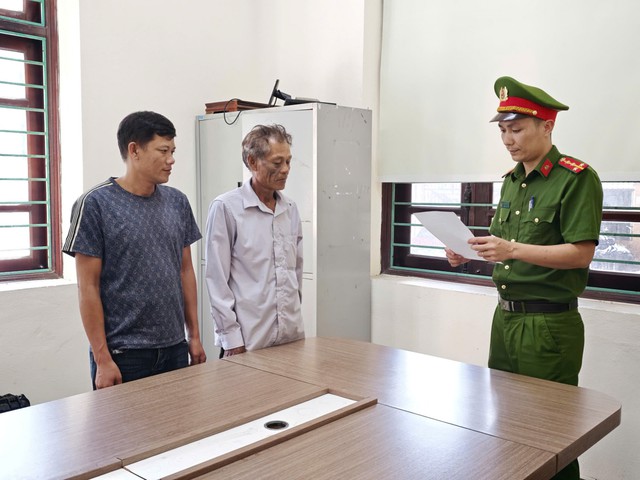 Ra quyết định khởi tố hai cha con Trần Xu&acirc;n Trọng SN 1966  - Ảnh 1.