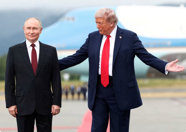 TT Trump mở đường cho dầu Nga, ông Zelensky lo Moscow có thêm tiền đánh trận: Người Ukraine giận dữ - Ảnh 2. TT Trump mở đường cho dầu Nga, ông Zelensky lo Moscow có thêm tiền đánh trận: Người Ukraine giận dữ - Ảnh 2.