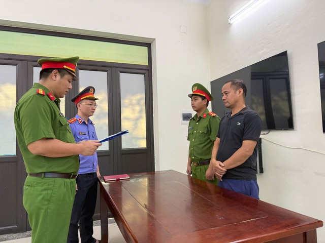 Ra quyết định khởi tố người bán thịt lợn Bùi Thị Hiền SN 1976 - Ảnh 1.