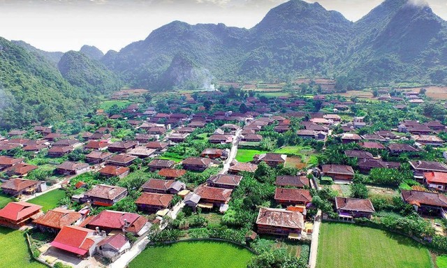 Ph&aacute;t hiện ng&ocirc;i l&agrave;ng c&oacute; hơn 400 căn nh&agrave; c&ugrave;ng quay một hướng: C&aacute;ch H&agrave; Nội 180 km v&agrave; được thế giới vinh danh- Ảnh 3.