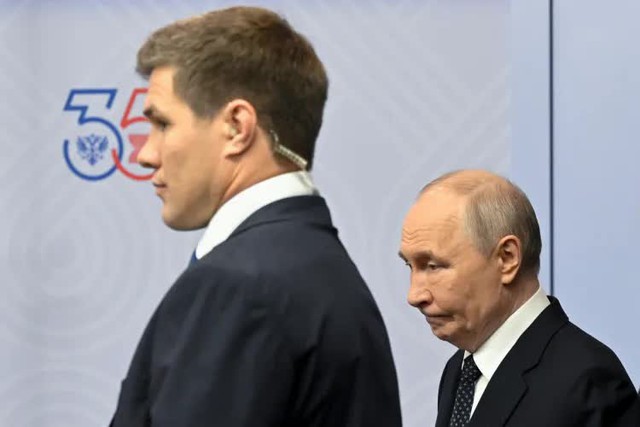 Một nhóm của Ukraine tiết lộ danh tính những người thân cận của ông Putin - Ảnh 1.