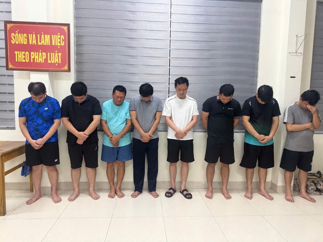 60 CBCS đồng loạt khám xét tại 4 tỉnh thành, phá chuyên án đặc biệt lớn, bắt 'đầu sỏ' Hoàng Văn Đạt SN 1993 - Ảnh 4.