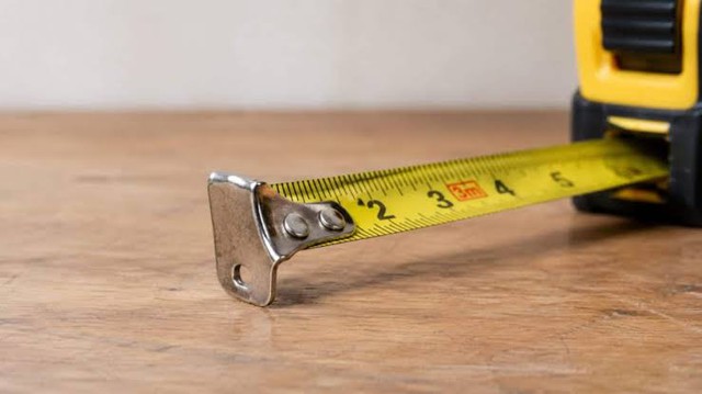 Vì sao đầu thước cuộn luôn có một bộ phận lỏng lẻo, nhiều người dùng cả đời vẫn không biết lý do? - Ảnh 3.