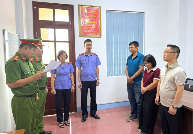 Thi hành lệnh khám xét khẩn cấp, bắt tạm giam Hoàng Thị Lý SN 1979 - Ảnh 1.
