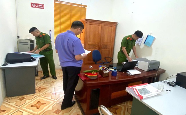 Thi hành lệnh khám xét khẩn cấp, bắt tạm giam Hoàng Thị Lý SN 1979 - Ảnh 2.