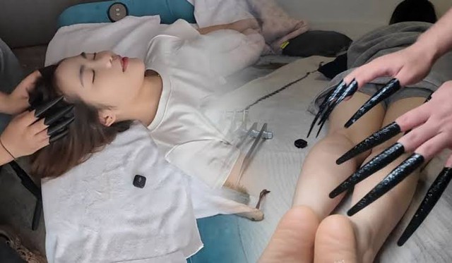 Xuất hiện nghề tay trái không cần bằng cấp, chỉ lặp lại 1 động tác, khách trả gần 1 triệu đồng/giờ - Ảnh 1.