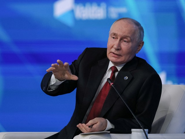 Nga bắn vũ khí xuyên phá! Thủ đô Kiev phong tỏa cầu, ban bố tình trạng khẩn cấp - Ông Putin cảnh báo đòn hạt nhân - Ảnh 3.