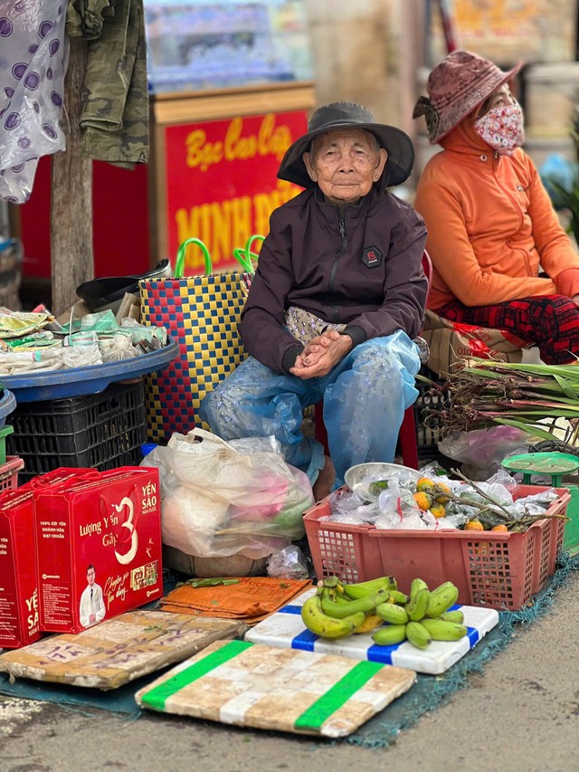 Cụ ông 92 tuổi mang 7 cây vàng đi lạc trong đêm: Con cái nên làm gì khi cha mẹ bắt đầu