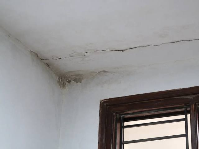 Lời khuyên cho các gia đình phát hiện vết nứt trên trần nhà - Ảnh 5.