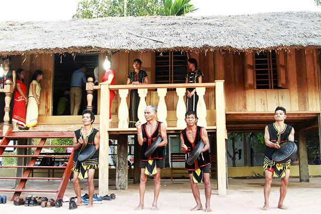 Phát hiện vùng đất có những viên đá "biết kêu" ở Việt Nam, vang như chuông: Dấu tích đã tồn tại 3.000 năm - Ảnh 6. Phát hiện vùng đất có những viên đá "biết kêu" ở Việt Nam, vang như chuông: Dấu tích đã tồn tại 3.000 năm - Ảnh 6.