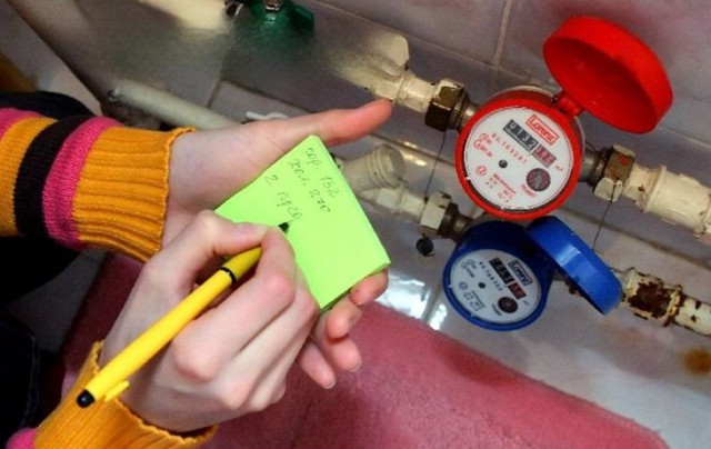 Giải ph&aacute;p cắt lỗ nhanh khi đồng hồ nước nhảy số bất thường - Ảnh 1.