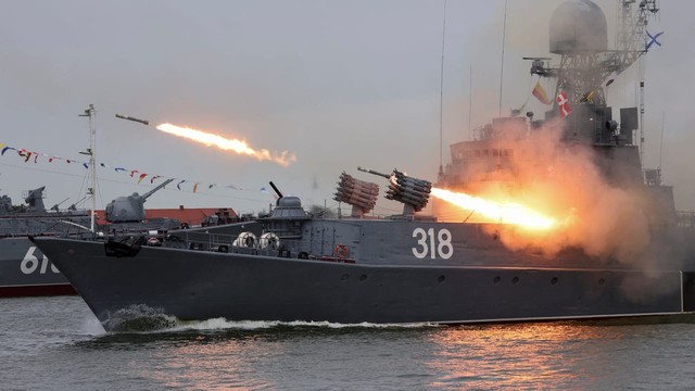 "Nút thắt thần kinh": Sivkov tiết lộ kế hoạch của NATO chống lại Kaliningrad và toàn bộ nước Nga - Ảnh 1.