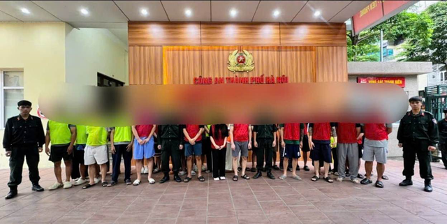 Công an đồng loạt khám xét khẩn cấp 12 địa điểm trong chuyên án đặc biệt lớn: Bắt Trần Minh Đức SN 1989 - Ảnh 3.
