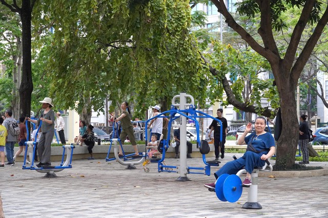 Nam nghệ sĩ U70 bị đồn đột quỵ: Tích góp tài sản "vừa đủ để sống", còn khỏe thì túc tắc làm nghề - Ảnh 3. Nam nghệ sĩ U70 bị đồn đột quỵ: Tích góp tài sản "vừa đủ để sống", còn khỏe thì túc tắc làm nghề - Ảnh 3.