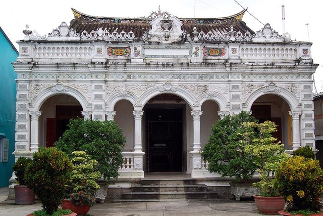 Phát hiện ngôi làng ở Việt Nam có hơn 2.000 giống hoa 'không chạm đất', mỗi lần chăm cây phải làm việc này - Ảnh 6.