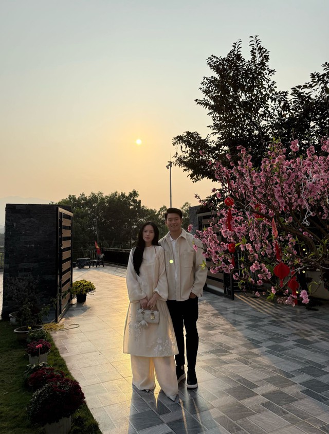 Vợ Th&agrave;nh Chung g&acirc;y sốt với m&acirc;m cỗ c&uacute;ng &ocirc;ng C&ocirc;ng &ocirc;ng T&aacute;o chỉn chu đ&oacute;n Tết đầu ti&ecirc;n trong căn biệt thự mới - Ảnh 3.