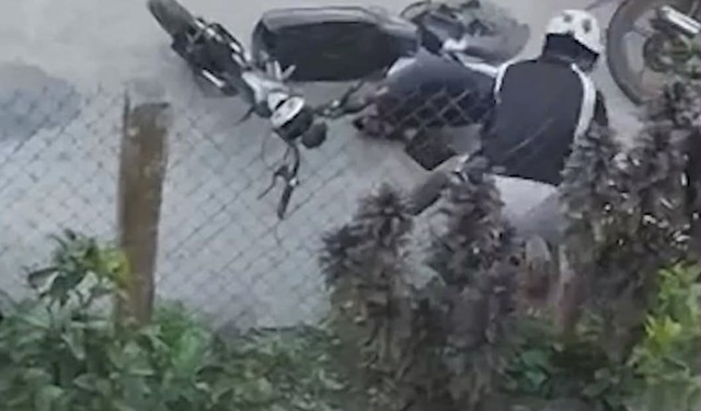 Nam sinh lớp 9 bị người đ&agrave;n &ocirc;ng vật ra giữa đường đ&aacute;nh d&atilde; man: H&eacute; lộ nguồn cơn, c&ocirc;ng an v&agrave;o  - Ảnh 2.