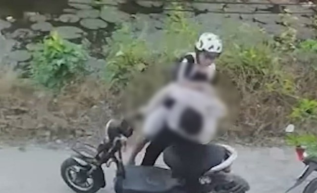 Nam sinh lớp 9 bị người đ&agrave;n &ocirc;ng vật ra giữa đường đ&aacute;nh d&atilde; man: H&eacute; lộ nguồn cơn, c&ocirc;ng an v&agrave;o  - Ảnh 1.