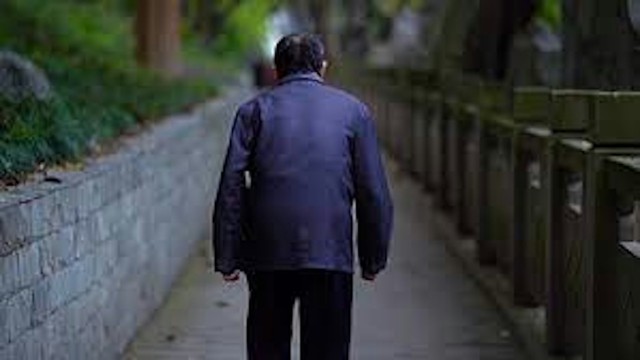 Ông cụ 73 tuổi được chẩn đoán "mang thai trong tử cung": Sự thật phía sau còn gây sốc hơn - Ảnh 2.