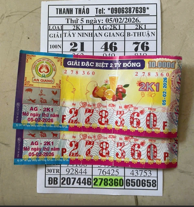 Người thợ hồ qu&ecirc; Hưng Y&ecirc;n tr&uacute;ng số "khủng" ng&agrave;y gi&aacute;p Tết: Xảy ra chuyện hy hữu khi b&agrave;n giao tiền thưởng - Ảnh 1.