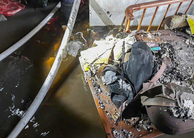 Vụ ch&aacute;y chung cư ở Nha Trang khiến 2 người tử vong: H&agrave;ng x&oacute;m nghe tiếng c&atilde;i v&atilde; trong căn hộ trước khi ch&aacute;y - Ảnh 2.