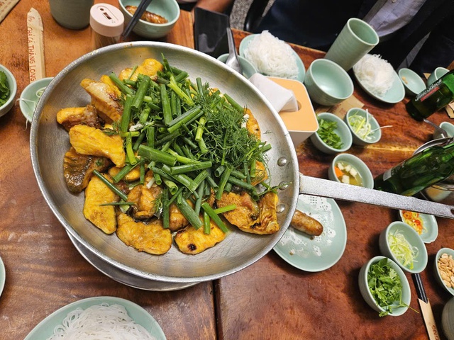 Vượt qua Osaka và Singapore, một thành phố của Việt Nam lọt top 11 điểm đến có đồ ăn ngon nhất thế giới - Ảnh 2.