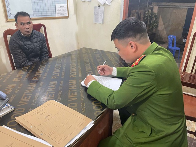 Bắt, khám xét khẩn cấp nơi ở của Phạm Văn Khoa SN 1975 - Ảnh 1.