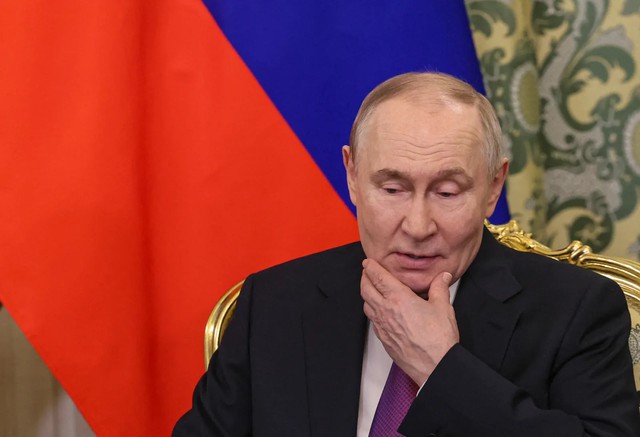 Nga vây hàng ngàn quân Ukraine, phương Tây hé lộ điều đã xảy ra với ông Zelensky - Ông Trump ra đòn với Moscow - Ảnh 3.