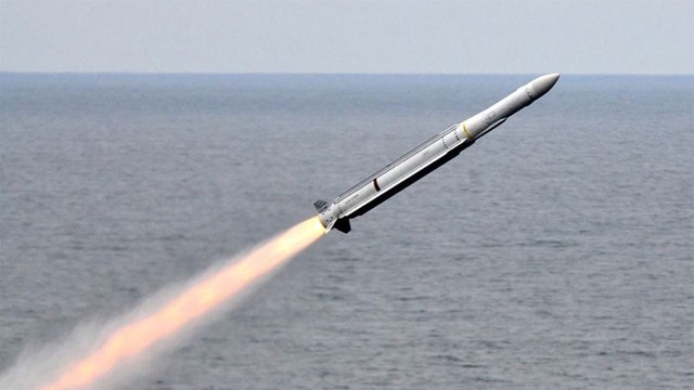 Hải quân Mỹ phát triển tên lửa diệt bức xạ tầm xa 300km vào năm 2028 - Ảnh 3. Hải quân Mỹ phát triển tên lửa diệt bức xạ tầm xa 300km vào năm 2028 - Ảnh 3.