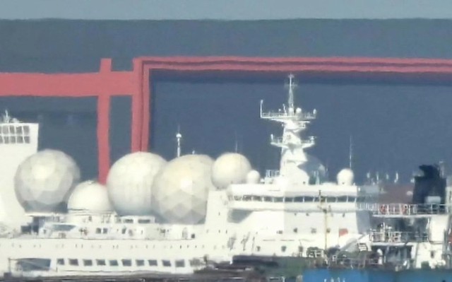 Tàu Trung Quốc ở Vịnh Oman thu thập thông tin tình báo cho Iran năm 2026 - Ảnh 2. Tàu Trung Quốc ở Vịnh Oman thu thập thông tin tình báo cho Iran năm 2026 - Ảnh 2.