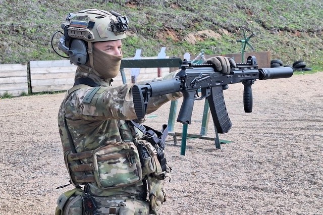 B&agrave;n giao s&uacute;ng trường AK - 12 k đầu ti&ecirc;n năm 2026 với thiết kế nhỏ gọn v&agrave; hiệu suất cao - Ảnh 3.