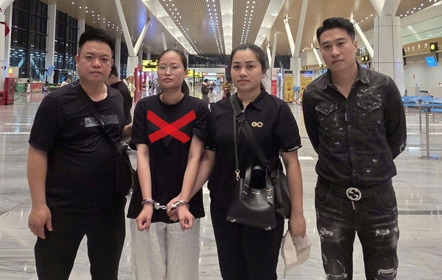 Tiến hành bắt giữ Hoàng Ngọc Ánh SN 2002 - Ảnh 1.