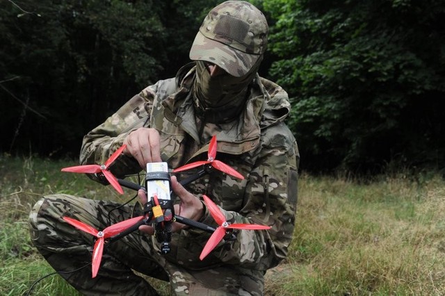 Pháo binh và máy bay không người lái: Vũ khí nào hiệu quả hơn trong năm 2026 - Ảnh 8. Pháo binh và máy bay không người lái: Vũ khí nào hiệu quả hơn trong năm 2026 - Ảnh 8.