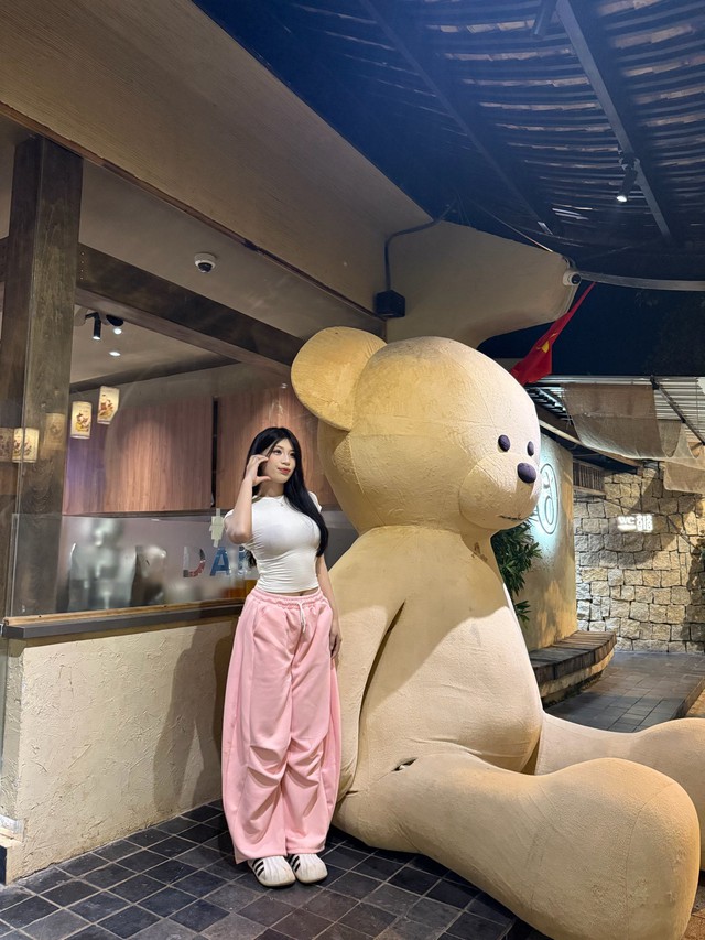 C&ocirc; g&aacute;i xinh đẹp, cao 1m72 "g&acirc;y sốt" ở sới vật hội l&agrave;ng Bắc Ninh, tiết lộ ti&ecirc;u ch&iacute; chọn bạn trai - Ảnh 9.