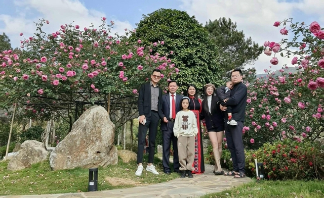 Con dâu về ngoại ở Thanh Hóa ăn Tết, bố mẹ chồng lái xe vượt 400km về thăm: Cuộc sống làm dâu đáng mơ ước - Ảnh 3.