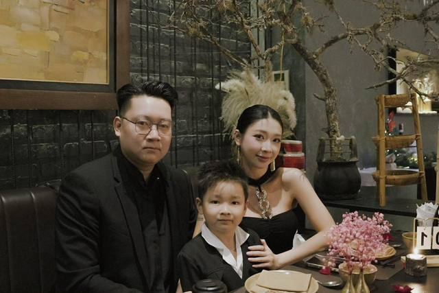 Con dâu về ngoại ở Thanh Hóa ăn Tết, bố mẹ chồng lái xe vượt 400km về thăm: Cuộc sống làm dâu đáng mơ ước - Ảnh 1.