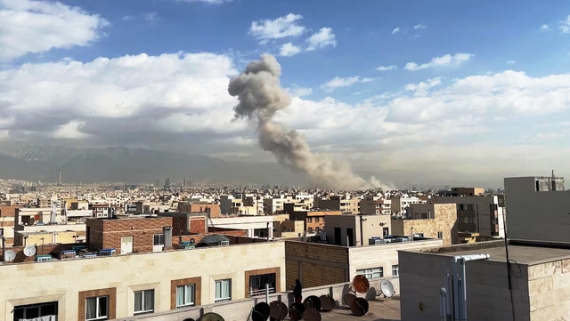 NÓNG: Mỹ - Israel không kích Iran, ông Trump lên tiếng - Ảnh 1.