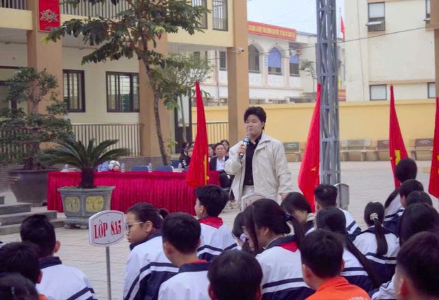 Giữa thời đại 