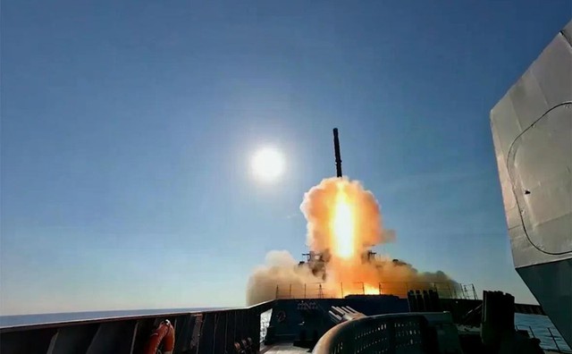 T&ecirc;n lửa si&ecirc;u thanh Zircon tấn c&ocirc;ng với tốc độ vượt trội l&ecirc;n tới 7 . 800 Km / h - Ảnh 4.