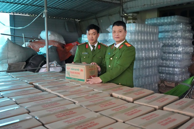 Khởi tố bà chủ cơ sở sản xuất giấm giả với quy mô lớn Lê Thị Lộc - Ảnh 2.