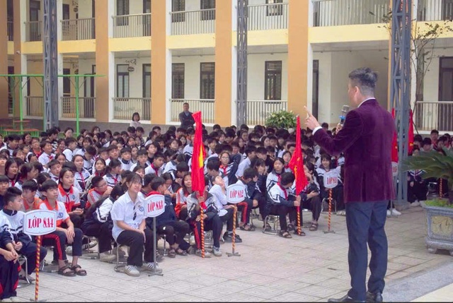 Giữa thời đại 