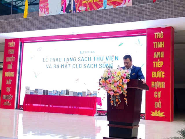 Giữa thời đại 