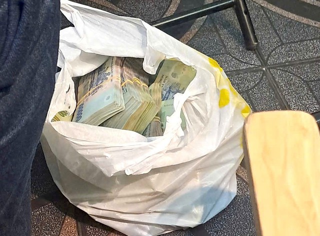 Kế hoạch 'không kẽ hở' của 2 tên cướp ngân hàng Gia Lai: Lên sơ đồ camera, cách rút lui và phá vật chứng - Ảnh 7.