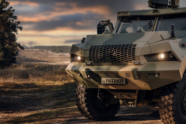 Quốc gia Đ&ocirc;ng Nam &Aacute; đặt mua 100 xe bọc th&eacute;p Patriot với c&ocirc;ng nghệ hiện đại - Ảnh 2.