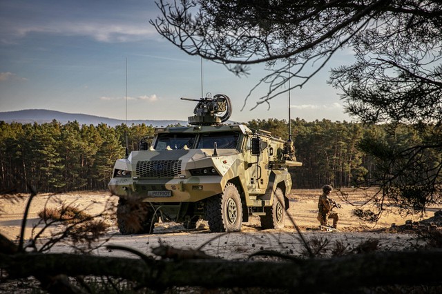 Quốc gia Đ&ocirc;ng Nam &Aacute; đặt mua 100 xe bọc th&eacute;p Patriot với c&ocirc;ng nghệ hiện đại - Ảnh 1.