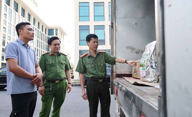 Sau nhiều ngày theo dõi, cảnh sát tung lực lượng kiểm tra - Ảnh 1.
